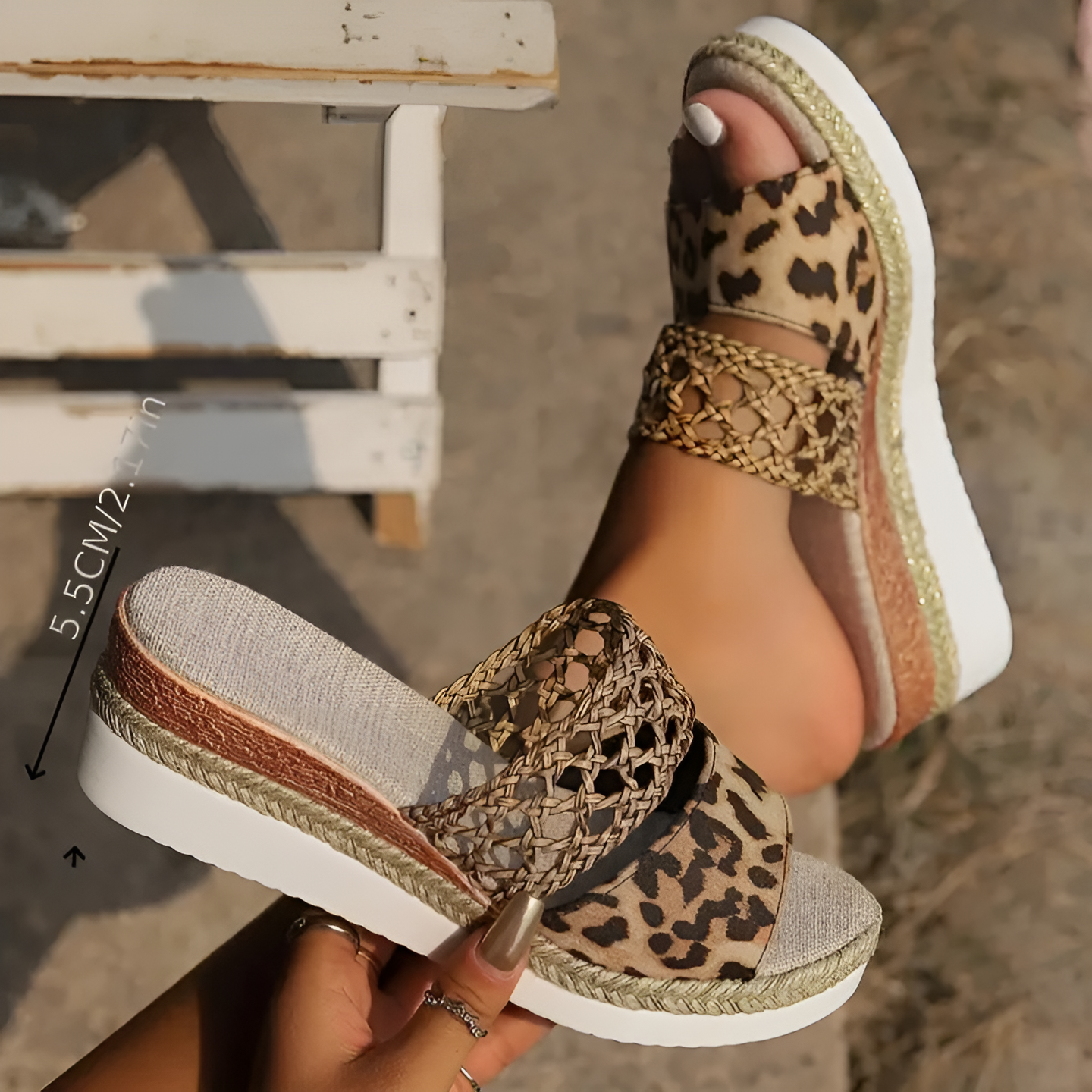 MADDISON | LIGHTWEIGHT LEOPARD PRINT SANDALS.