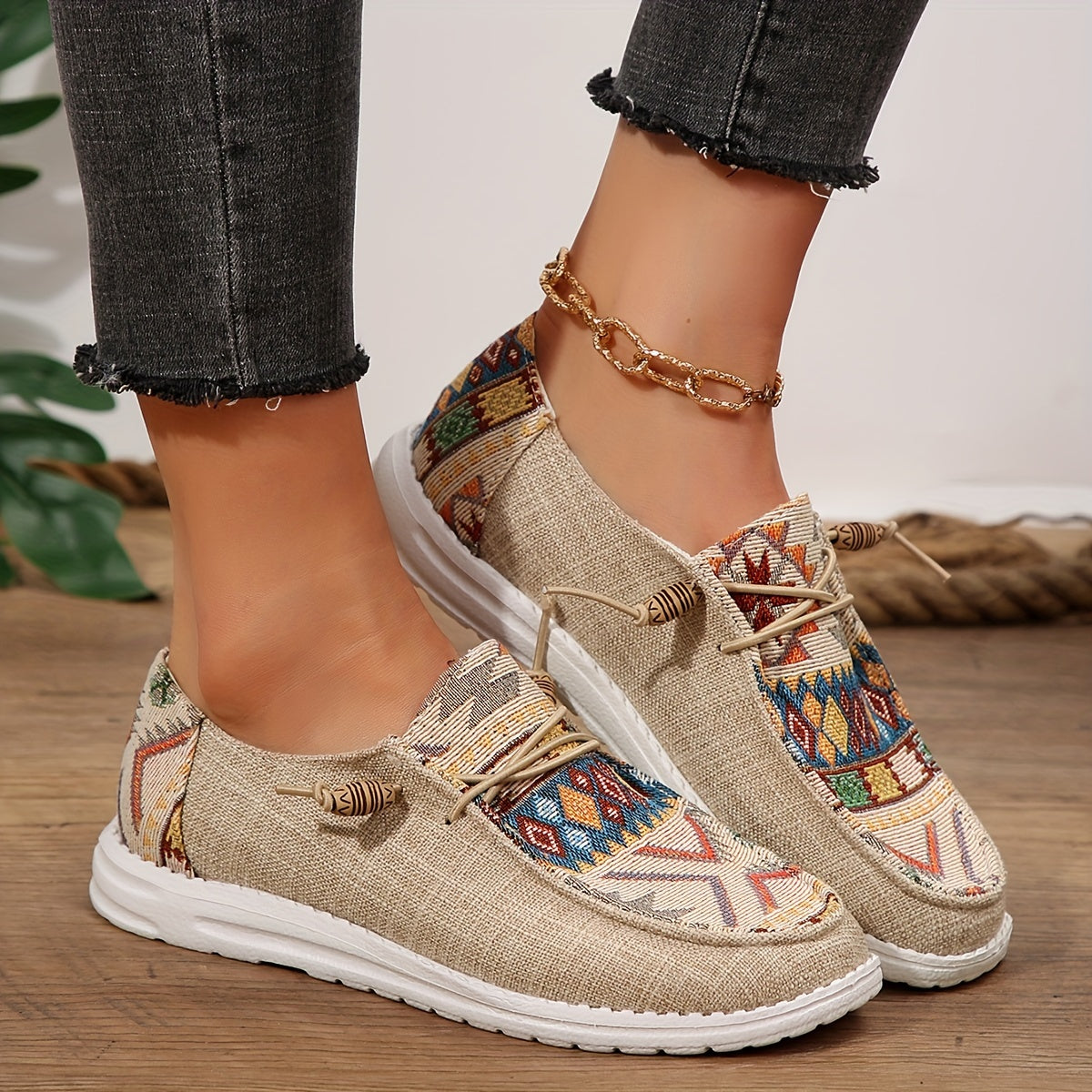 Women’s Vintage Ethnic Lace-Up Shoes
