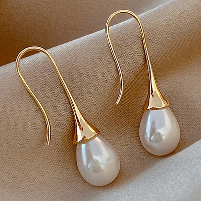 Classic Pearl Earrings