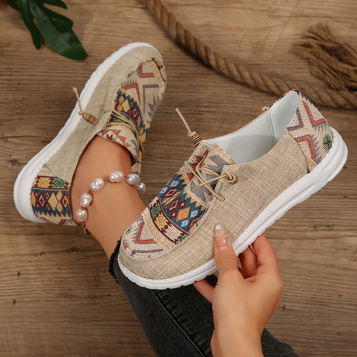 Women’s Vintage Ethnic Lace-Up Shoes