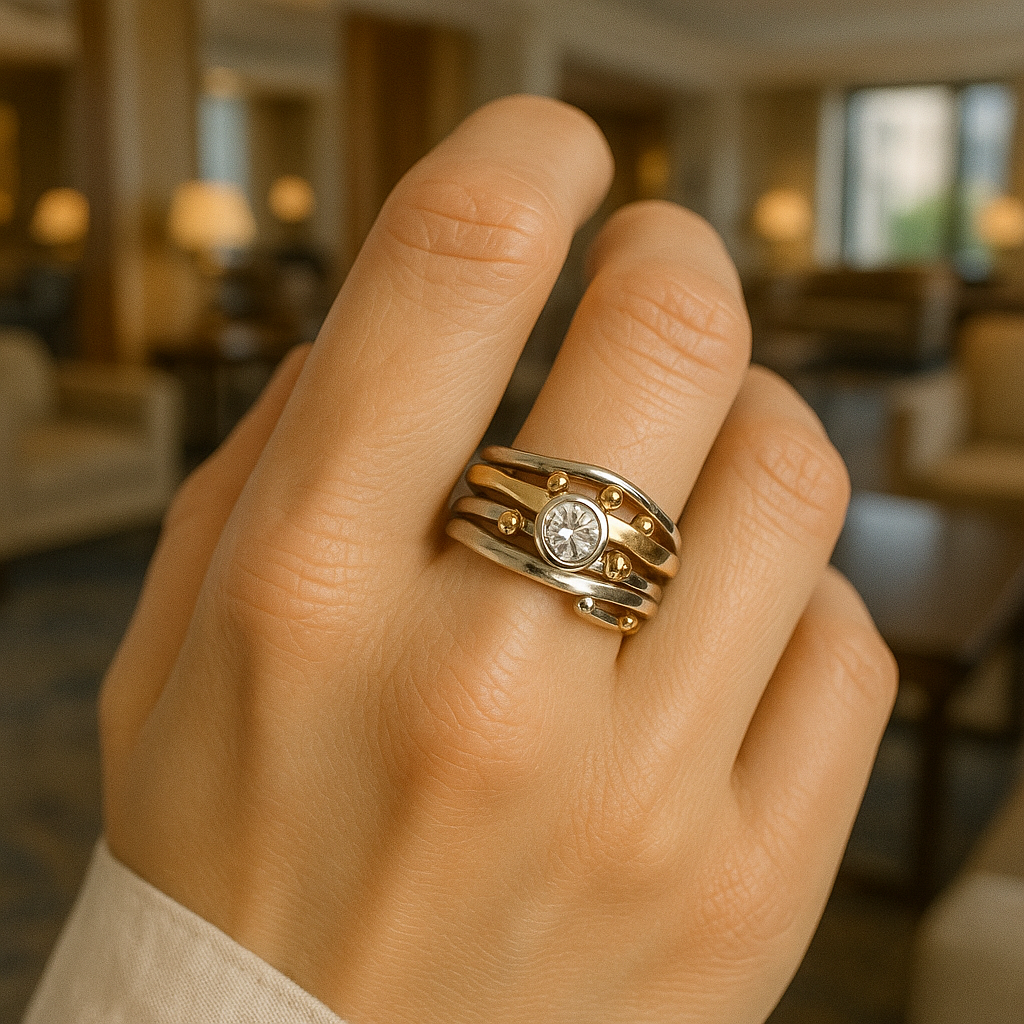 BRIDGET | TIMELESS GOLD INLAID RING