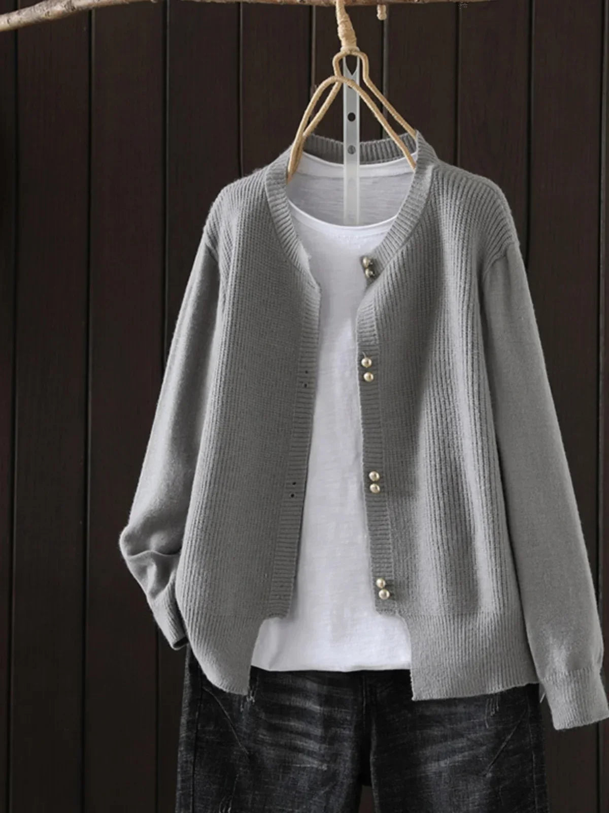ELARA | PEARL-BUTTON CARDIGAN