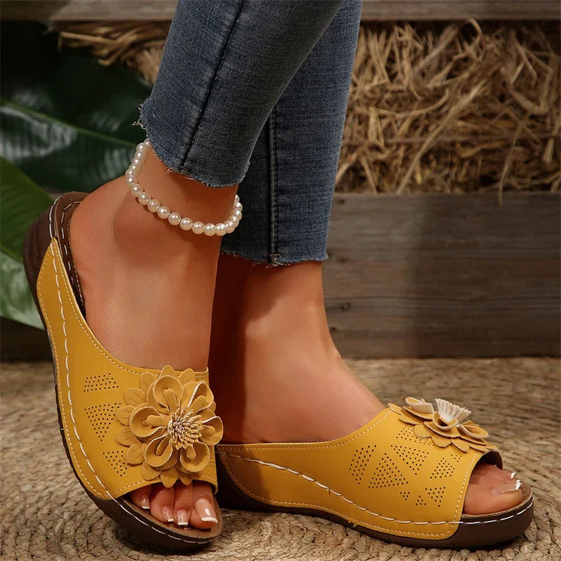REGINE | STYLISH ORTHOPEDIC FLOWER SANDALS