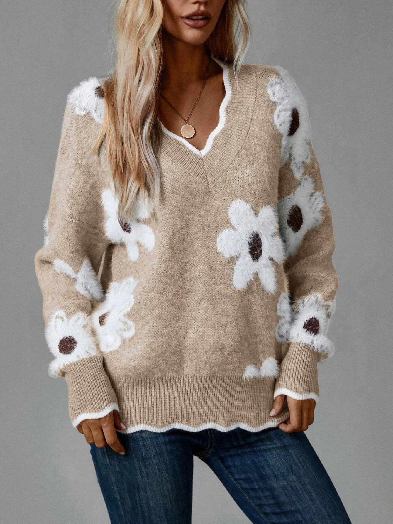 Charlotte | Timeless V-Neck Floral Sweater
